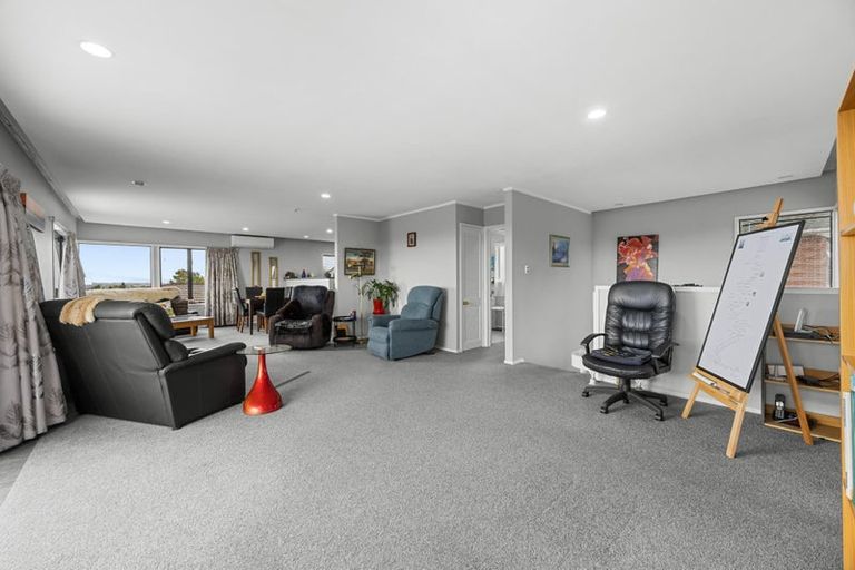 Photo of property in 207 Royal Road, Massey, Auckland, 0614