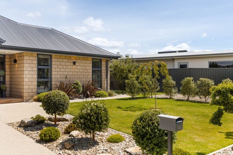 Photo of property in 18 Sunhaven Cove, Cromwell, 9310