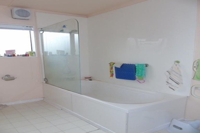 Photo of property in 18c Rangitane Street, Maupuia, Wellington, 6022