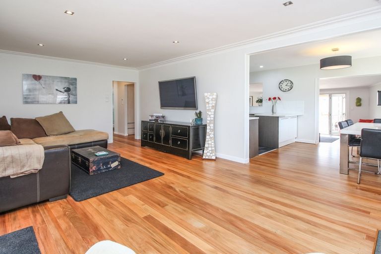 Photo of property in 91 Taikata Road, Te Atatu Peninsula, Auckland, 0610