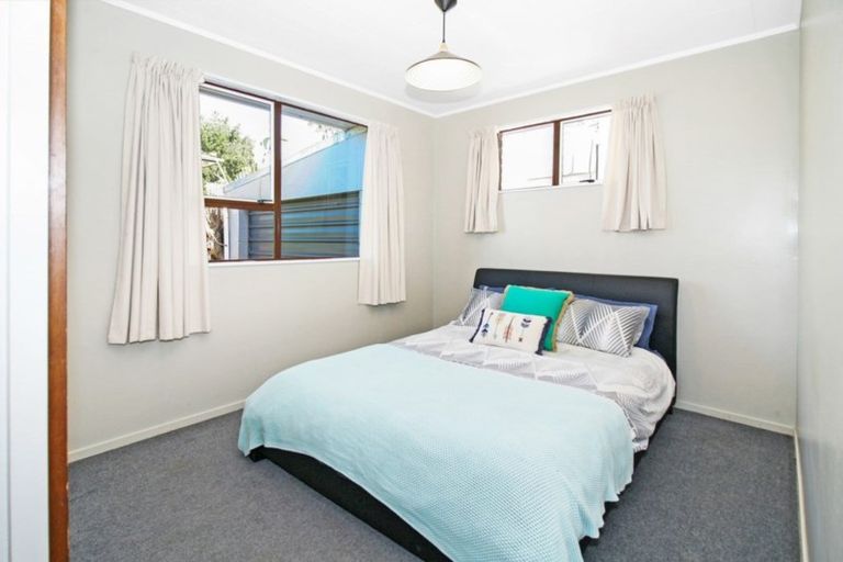 Photo of property in 28 Moulton Street, Moturoa, New Plymouth, 4310