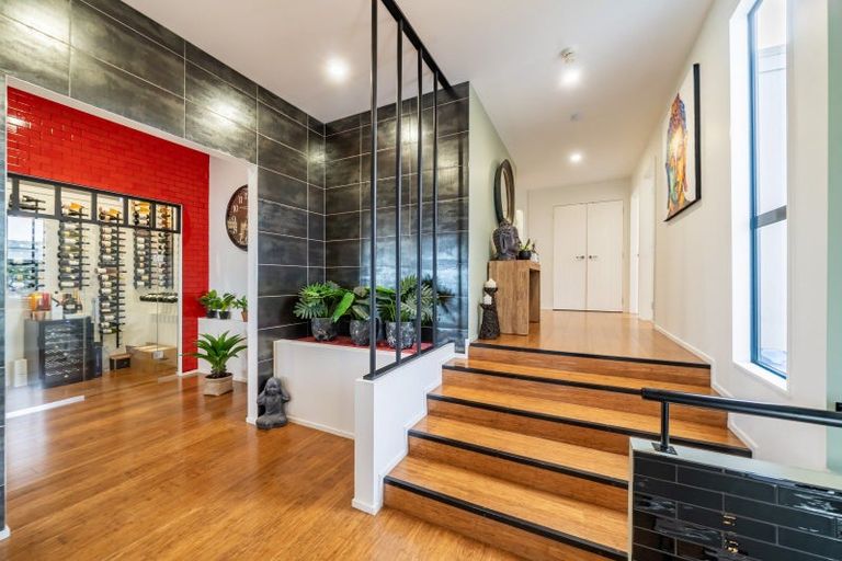 Photo of property in 11 Corlett Road, Plimmerton, Porirua, 5026