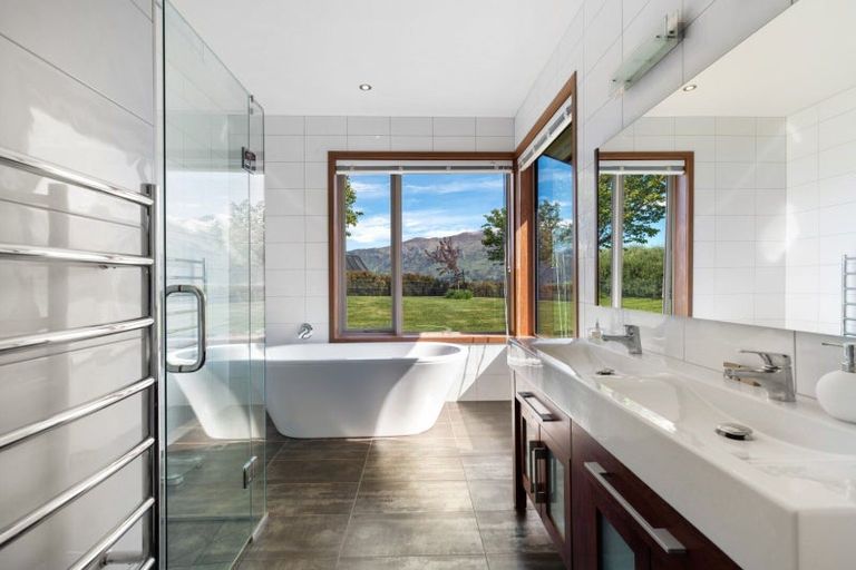 Photo of property in 19 Ridgecrest, Wanaka, 9305