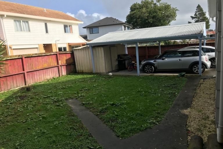 Photo of property in 2/47 Larnoch Road, Henderson, Auckland, 0610