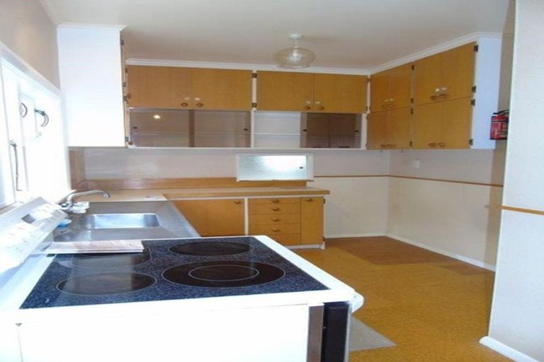 Photo of property in 8 Park Avenue, Tawa, Wellington, 5028