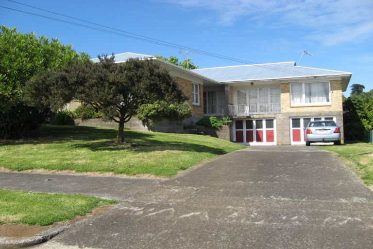 Photo of property in 87 Kiwi Esplanade, Mangere Bridge, Auckland, 2022