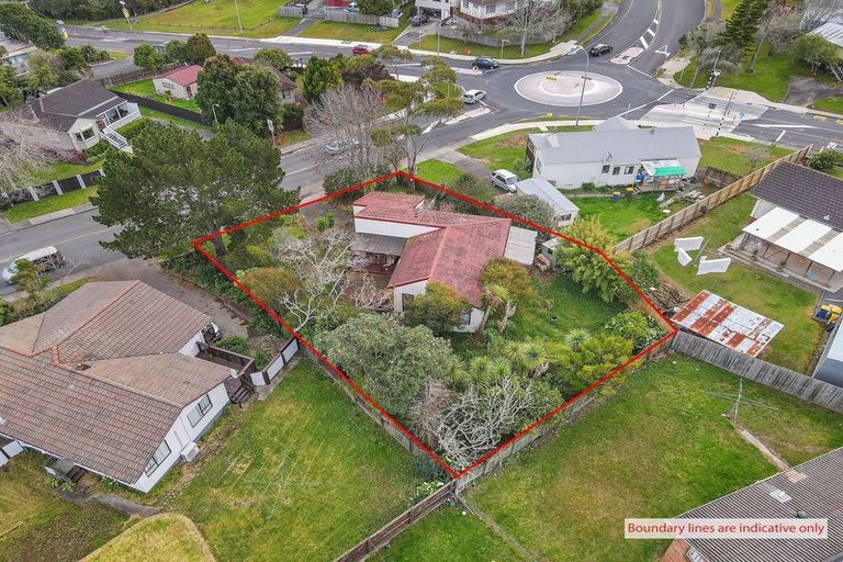 Photo of property in 4 West Harbour Drive, West Harbour, Auckland, 0618