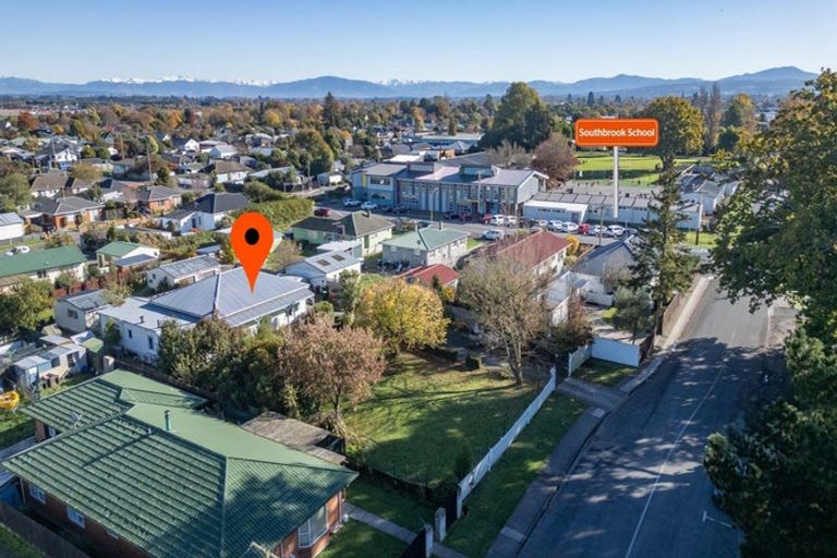 Photo of property in 53 Railway Road, Rangiora, 7400