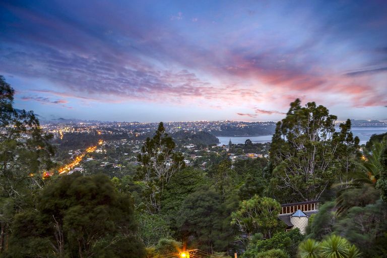 Photo of property in 1 Park Road, Titirangi, Auckland, 0604