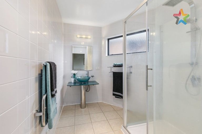 Photo of property in 31 Summit Road, Fairfield, Lower Hutt, 5011