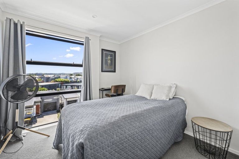 Photo of property in 12 Raranga Lane, Hobsonville, Auckland, 0616