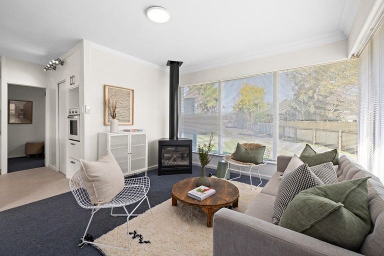 Photo of property in 16 Howard Road, Taradale, Napier, 4112