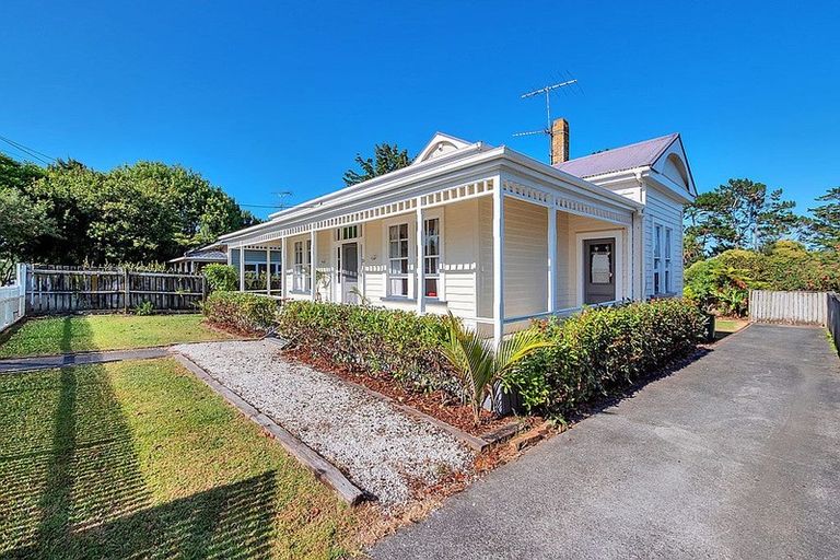 Photo of property in 23 Kowhai Street, Helensville, 0800