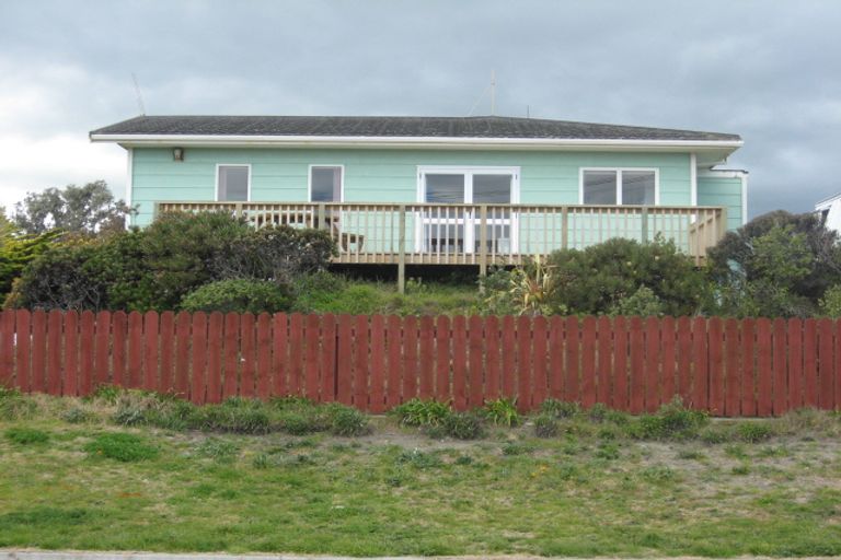 Photo of property in 76 Kahukura Avenue, Waitarere Beach, Levin, 5510