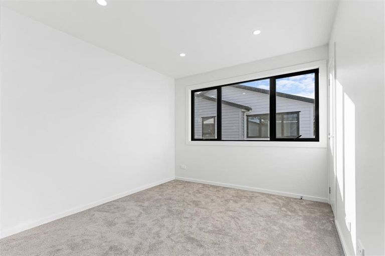 Photo of property in 11/25 Swanson Road, Henderson, Auckland, 0610