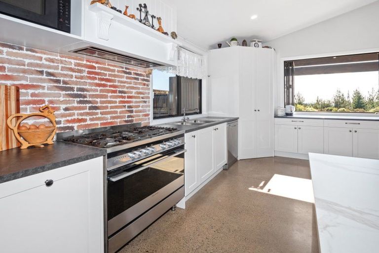 Photo of property in 17 Sarona Park Drive, Omanawa, Tauranga, 3171