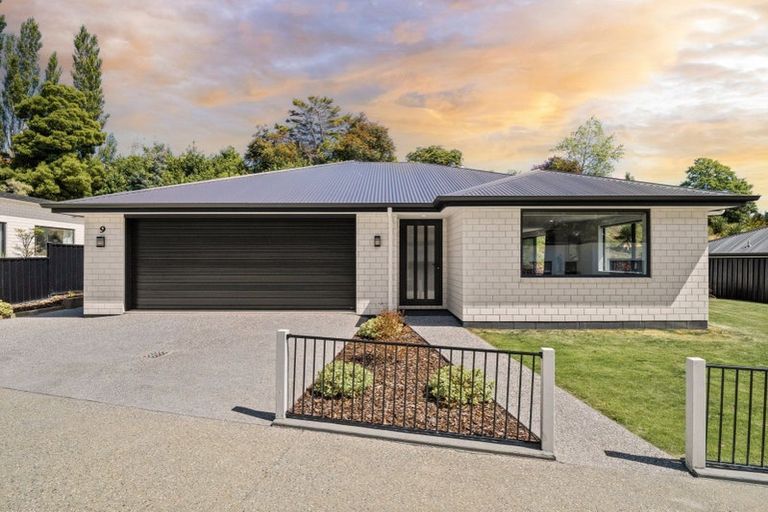 Photo of property in 9 Rose Drive, Concord, Dunedin, 9018