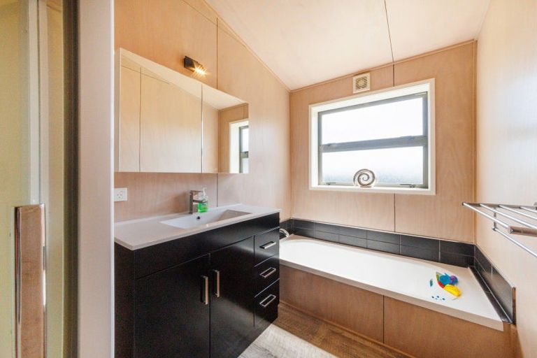 Photo of property in 35 Barling Street, Himatangi Beach, Foxton, 4891