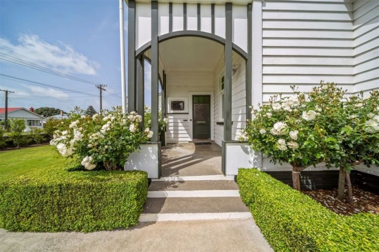 Photo of property in 7 George Street, Hawera, 4610