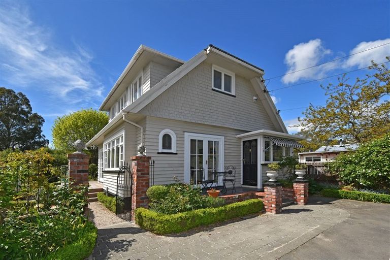 Photo of property in 8 Norwood Street, Beckenham, Christchurch, 8023