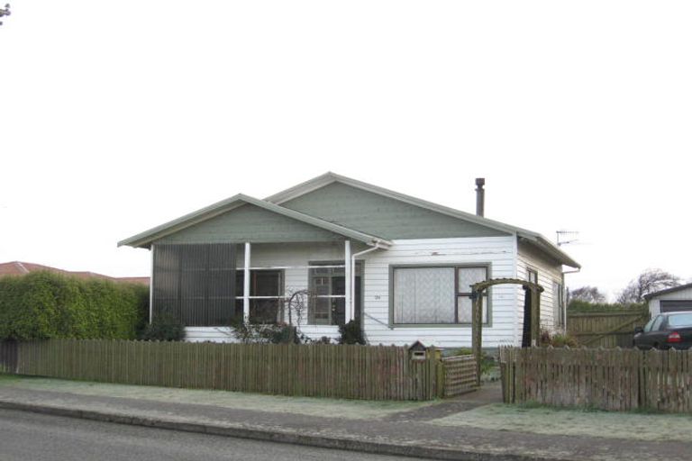 Photo of property in 124 Moulson Street, Strathern, Invercargill, 9812