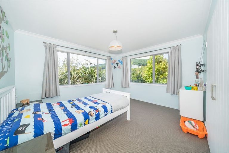 Photo of property in 8 Ridgeview Road, Aokautere, Palmerston North, 4471