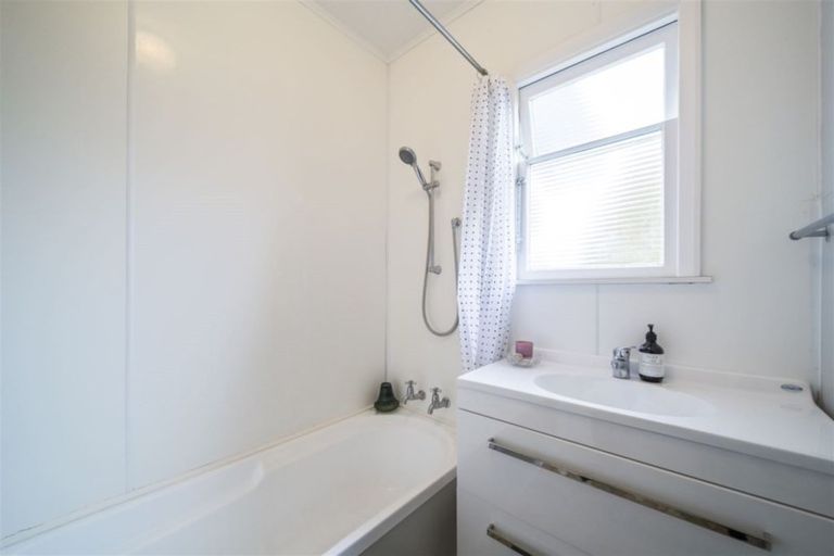 Photo of property in 59 Dixon Avenue, Hawera, 4610