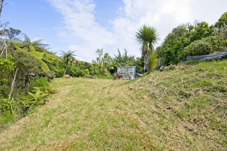 Photo of property in 20 Clifftop Lane, Cape Foulwind, 7892