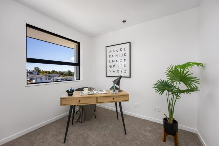 Photo of property in 15 Dulcie Way, Orewa, 0931