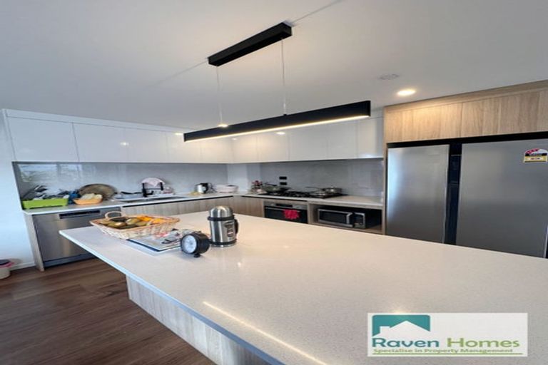 Photo of property in 49d Royal View Road, Te Atatu South, Auckland, 0610