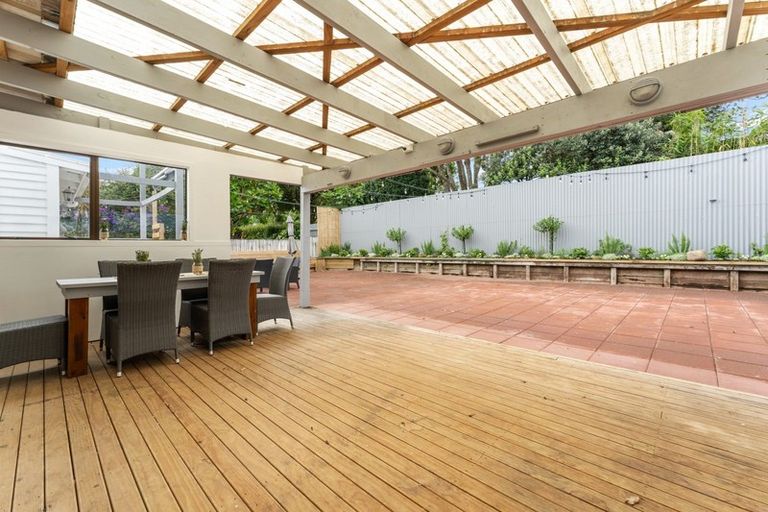 Photo of property in 55 Vivian Street, New Plymouth, 4310