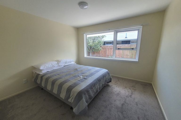 Photo of property in 150 Queenspark Drive, Parklands, Christchurch, 8083