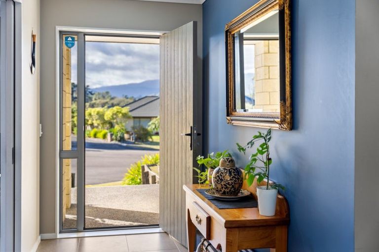 Photo of property in 14 Leanne Way, Waikanae Beach, Waikanae, 5036