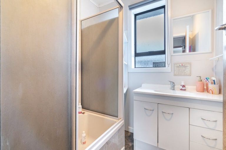 Photo of property in 11 Stephens Street, Waikiwi, Invercargill, 9810