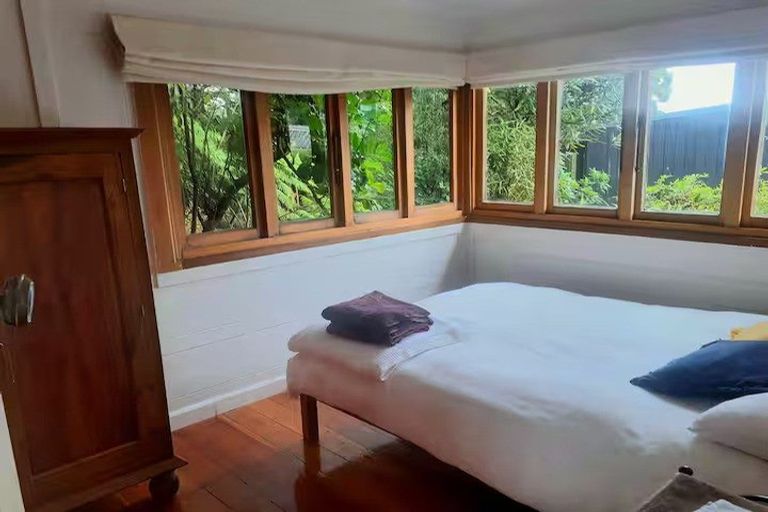 Photo of property in 48 Howard Road, Point Howard, Lower Hutt, 5013