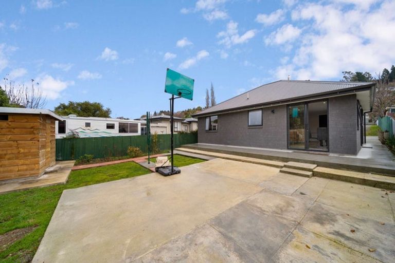 Photo of property in 11 Clyde Street, Oamaru North, Oamaru, 9400