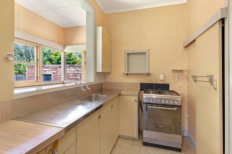Photo of property in 2 Caius Avenue, Gonville, Whanganui, 4501