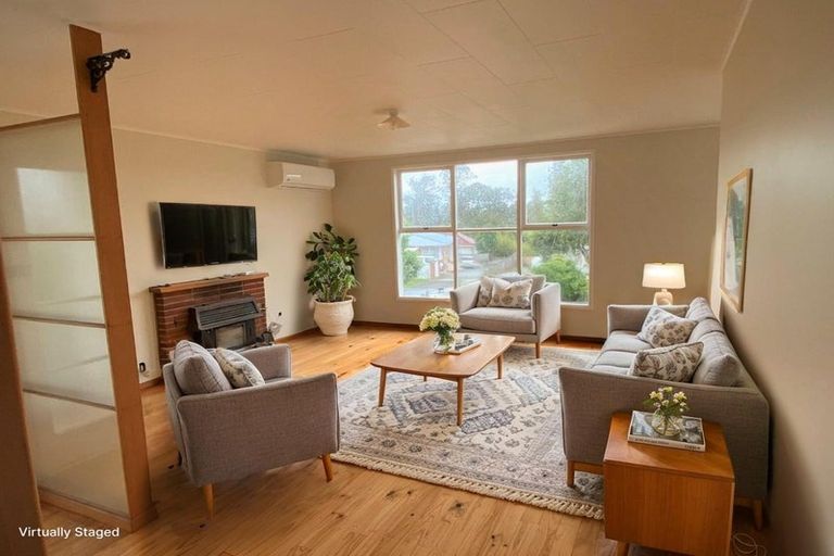 Photo of property in 23 Ennis Avenue, Pakuranga Heights, Auckland, 2010