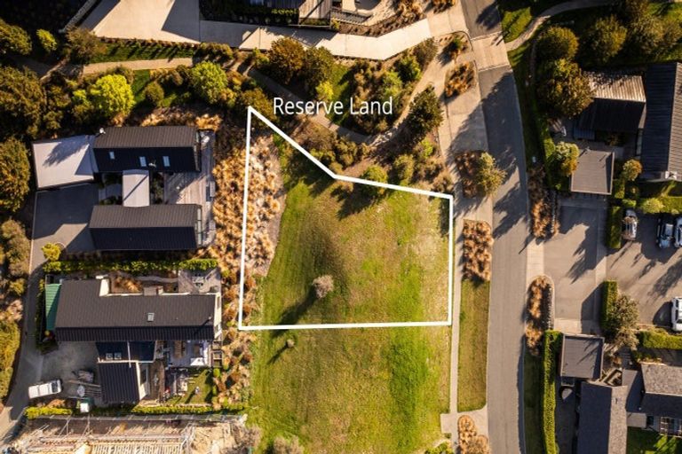 Photo of property in 11 Rannoch Drive, Jacks Point, Queenstown, 9371