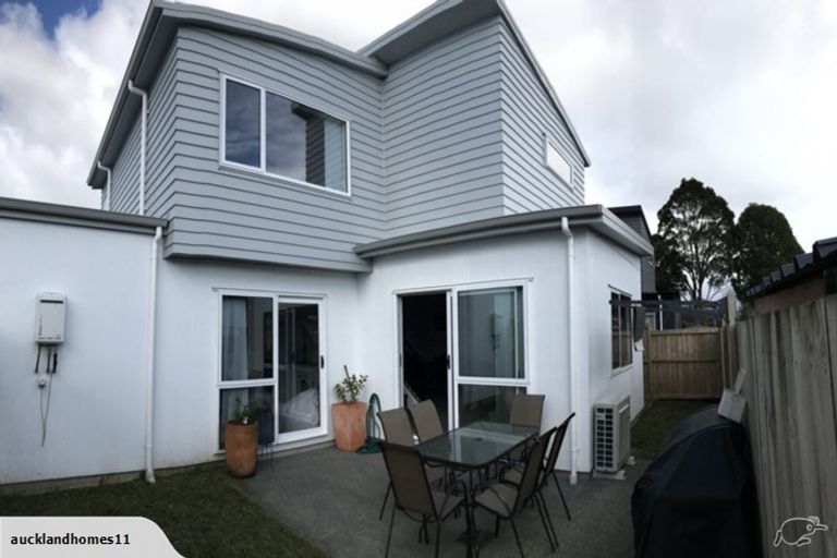 Photo of property in 4 Ruhanui Lane, Pakuranga Heights, Auckland, 2010