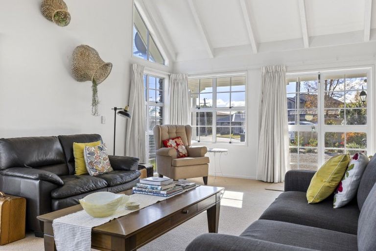 Photo of property in 26 Aubrey Crescent, Rainbow Point, Taupo, 3330