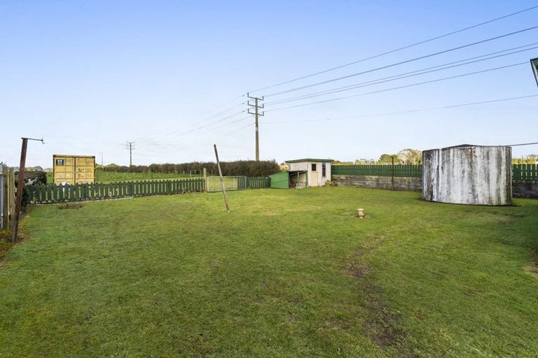 Photo of property in 62 Ninia Road, Paraite, New Plymouth, 4373