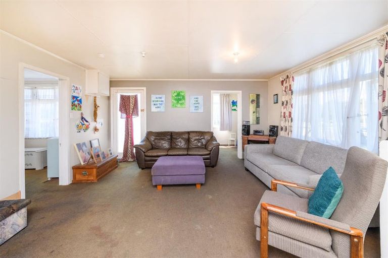 Photo of property in 13 Hunia Street, Marton, 4710