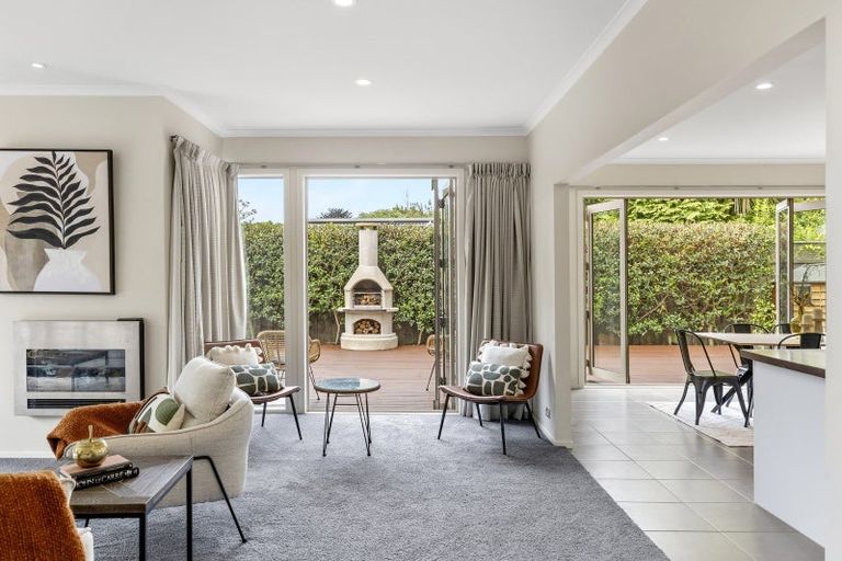 Photo of property in 2/745 Acacia Bay Road, Acacia Bay, Taupo, 3330