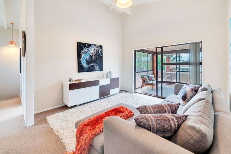 Photo of property in 43 Lakeside Drive, Pahurehure, Papakura, 2113