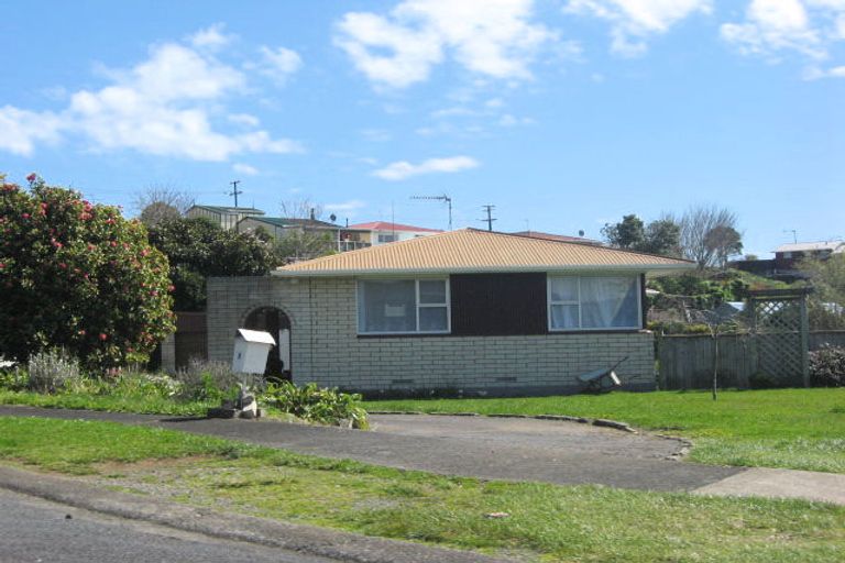 Photo of property in 8 Handley Place, Glen Avon, New Plymouth, 4312