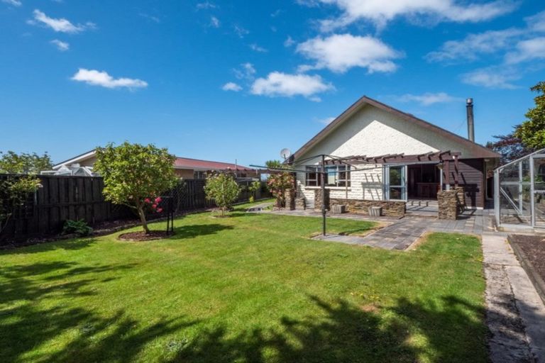 Photo of property in 15 Estuary Crescent, Fairfield, Dunedin, 9018