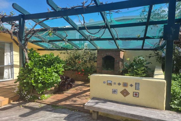 Photo of property in 111 Churchill Road, Murrays Bay, Auckland, 0630