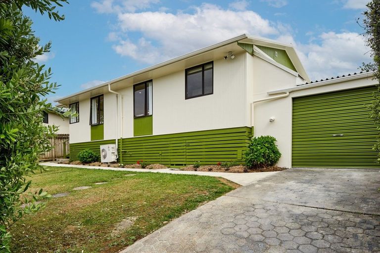 Photo of property in 4 Kivell Street, Ranui, Porirua, 5024