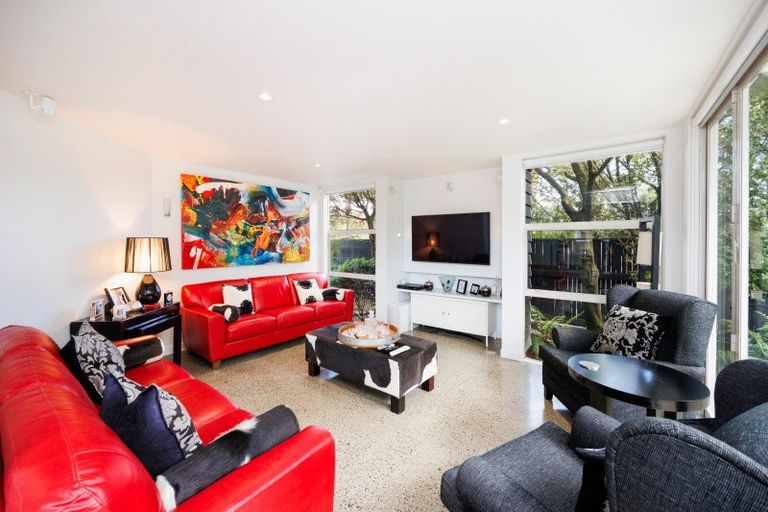 Photo of property in 297 Fitzherbert Avenue, West End, Palmerston North, 4410